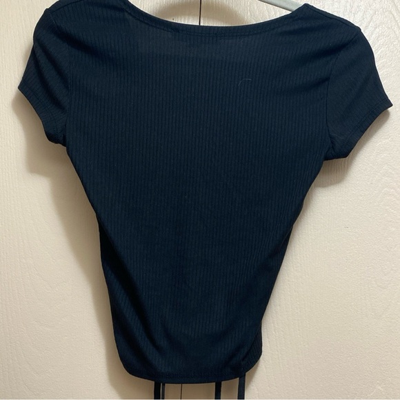Pre-Owned MD YMI Collections Black Ribbed Cinch Cap Sleeve T-Shirt Small - Picture 2 of 5